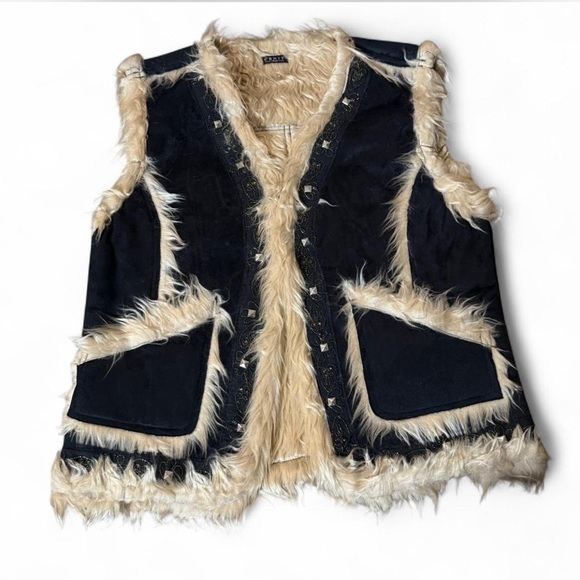 Jackets & Blazers - Faux Fur Y2K Retro Boho Vest Festival Ready Size M Western 2000s Hippie
